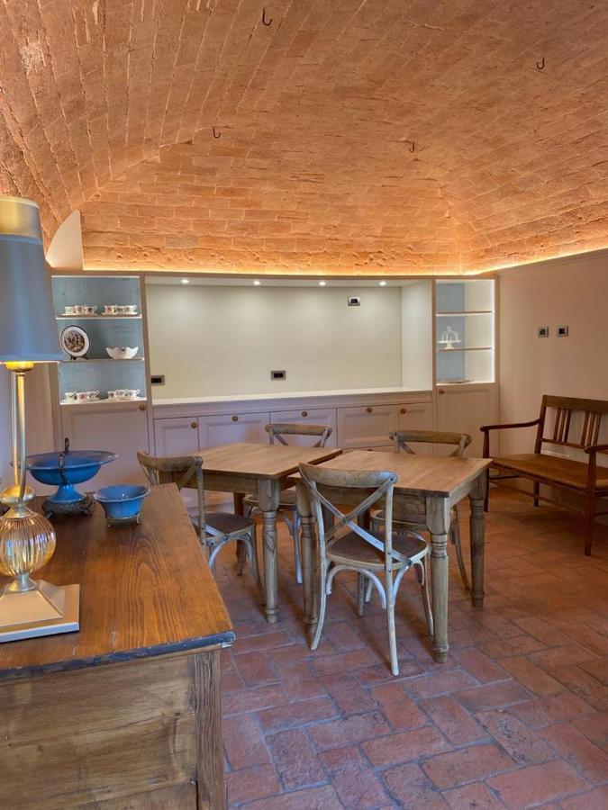 Relais Maria Cristina Bed & Breakfast Chianni Eksteriør bilde